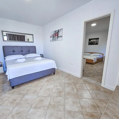Apartments Vukovic Vanja Makarska Buitenkant foto